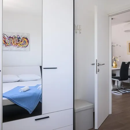 Tommy Apartment
